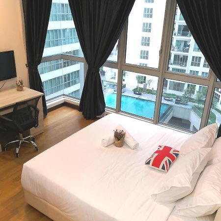 Klcc Inifinity Pool - The Regalia Residences & Suites By Kl Minsu Kuala Lumpur Exterior foto