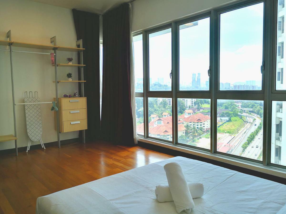 Klcc Inifinity Pool - The Regalia Residences & Suites By Kl Minsu Kuala Lumpur Exterior foto