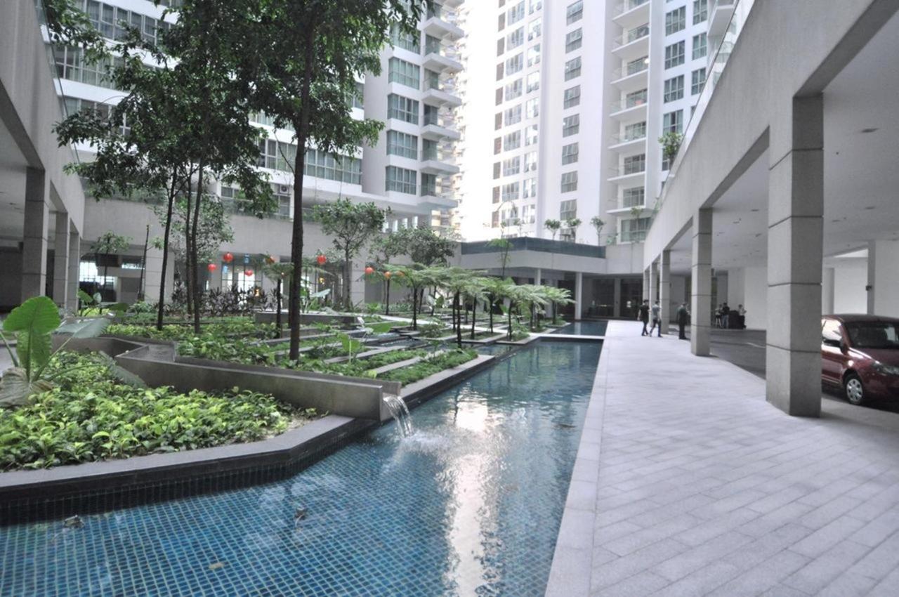 Klcc Inifinity Pool - The Regalia Residences & Suites By Kl Minsu Kuala Lumpur Exterior foto